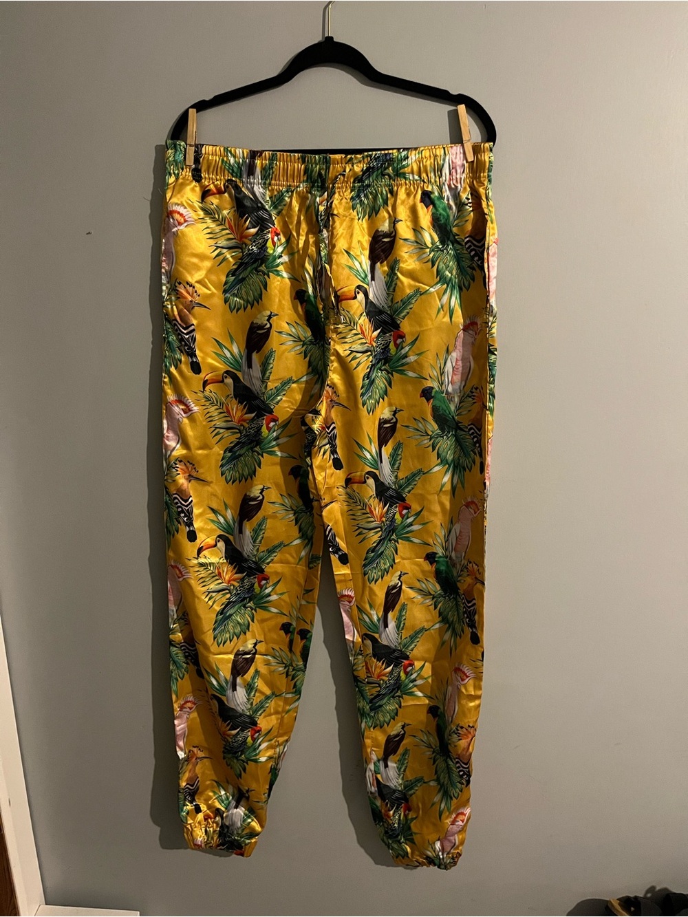 MAD Engine Yellow Tropical bird Print Jogger Pants size XL vacation unique
